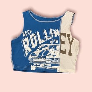 Graphic Crop Top🤍